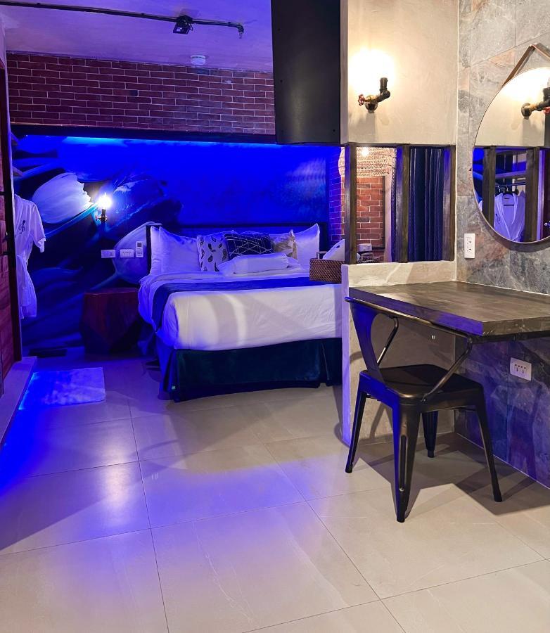 Blue Tulip - 4Mins From Mactan Airport Hotel Lapu-Lapu City Exterior photo